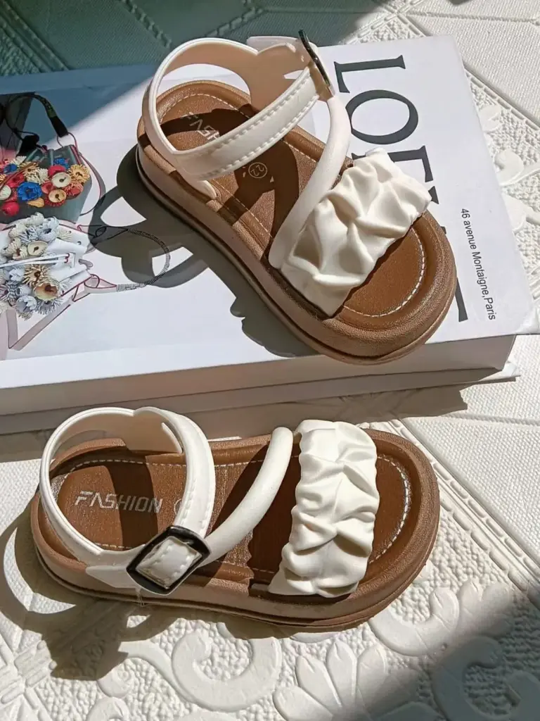 Sandalias blancas fashion