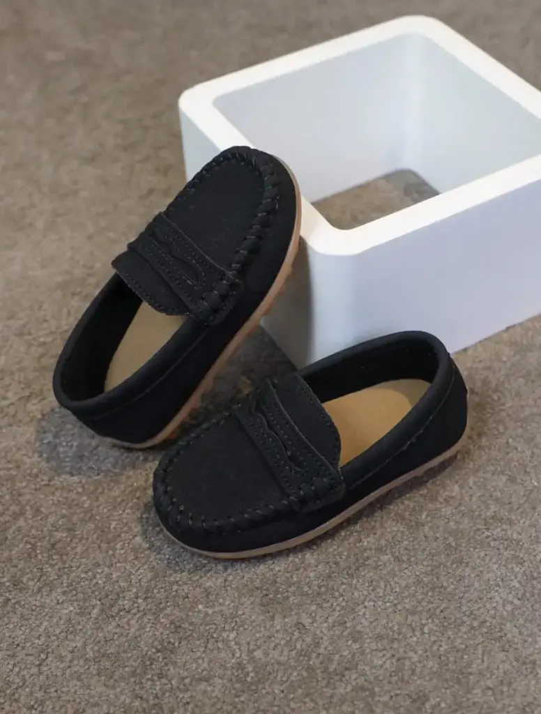 Zapatitos negros elegantes