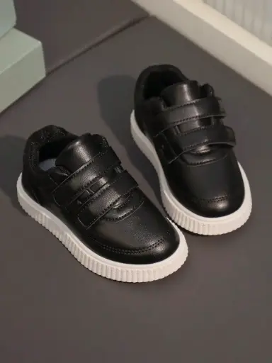 Zapatos tenis para niño